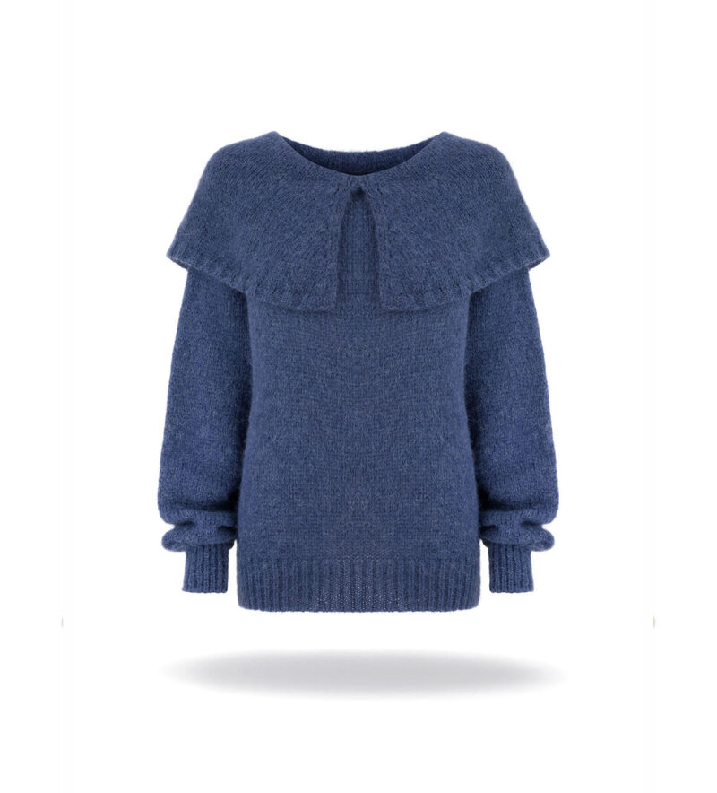 Mohair and alpaca wool soft sweater with bebe collar. Warm and comfortable sweater, one size, oversize cut.