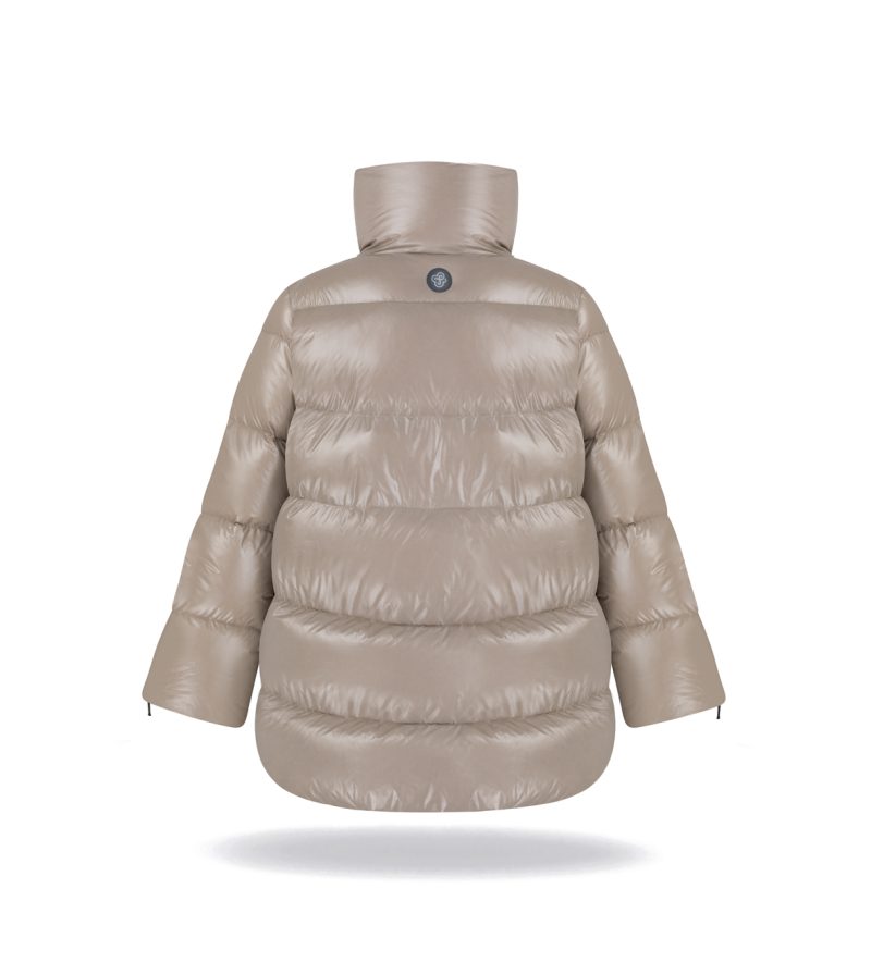 Down jacket in a cool shade of beige with a slight sheen, high collar, convenient pockets and zips on the sleeves. A-line jacket with natural down insulation.
