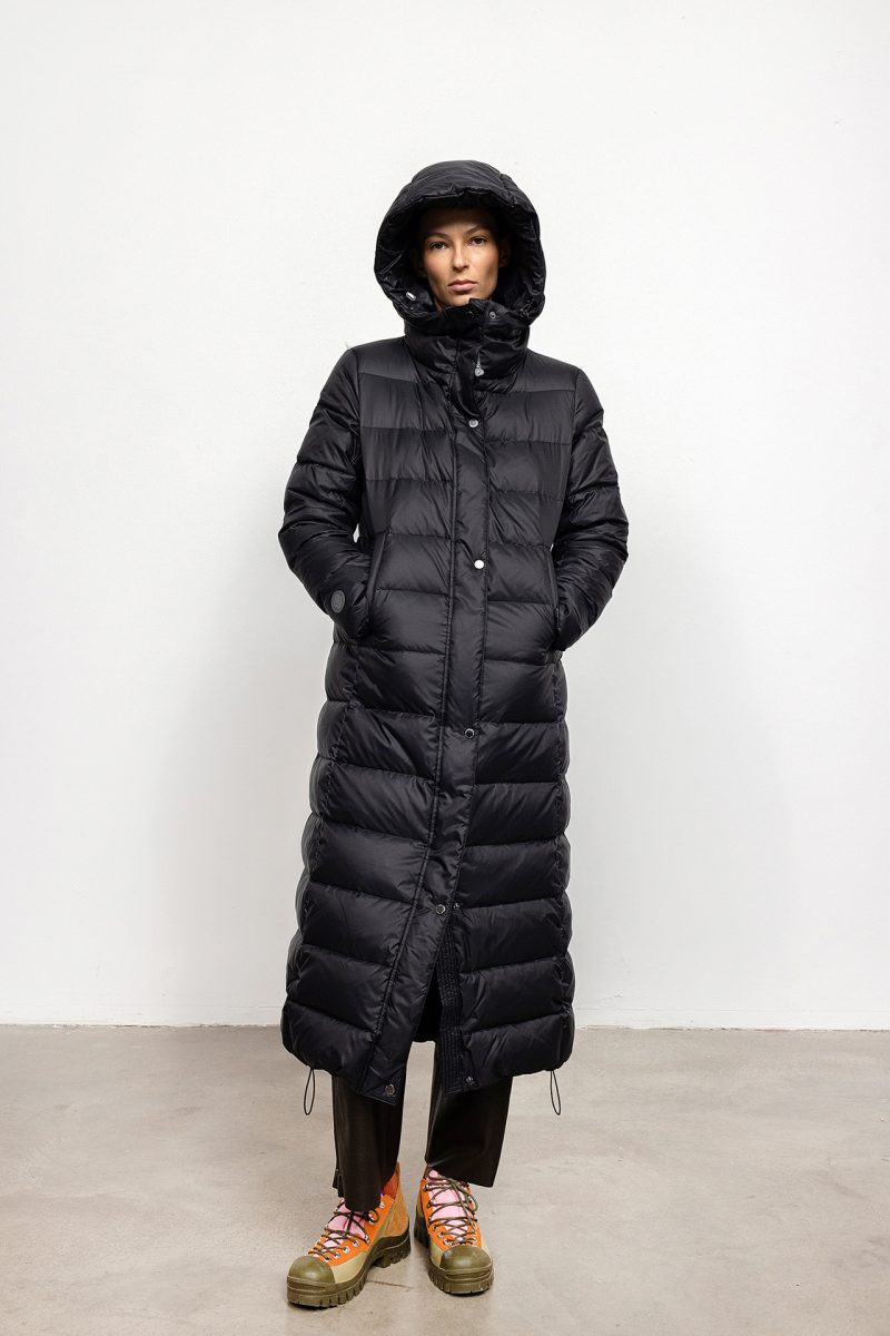 Long coat for winter, natural down insulation. A-line cut. Adjustable waist.
