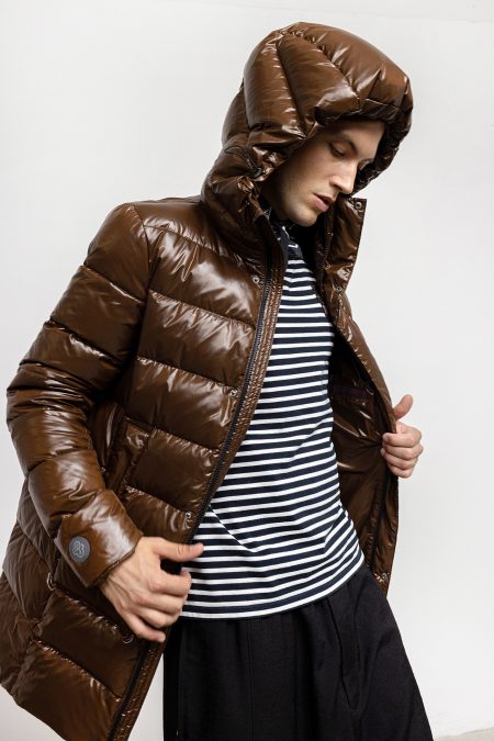 Quilted winter jacket for man, natural down fillng, chocolate brown colour, two front pocekts, zipper and hood