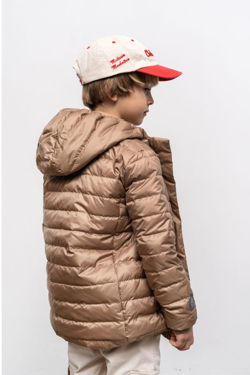 Light down jacket for kids, with hood and zipper, two pockets, caramel