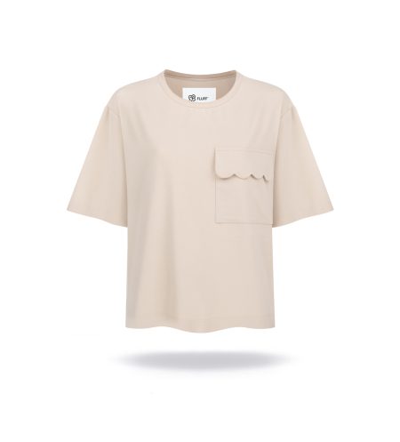 Bamboo t-shirt with round neck, sand beige colour. Loose fit, front pocket with ruffles.