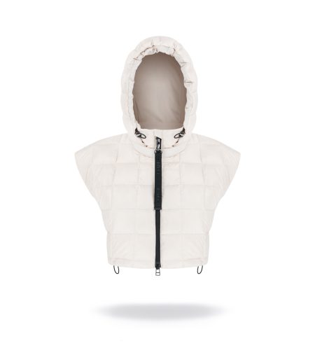 Cropped vest with detachable hood is a perfect underlayer for spirng and fall under your favourite jacket or jumper. Natural down inside the product gives the best insulation.