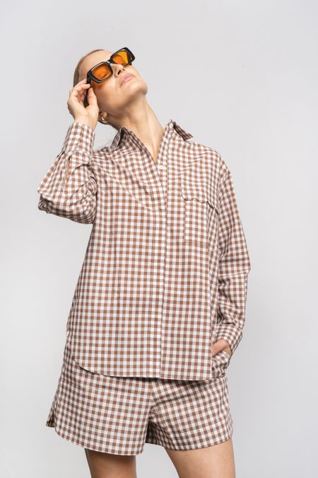 Cotton shirt brown vichy chceck, buttons, regular fit and front pocket.