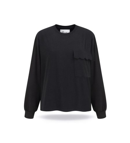 Bamboo longsleeve crewneck with round neck, black colour. Loose fit, front pocket with ruffles.