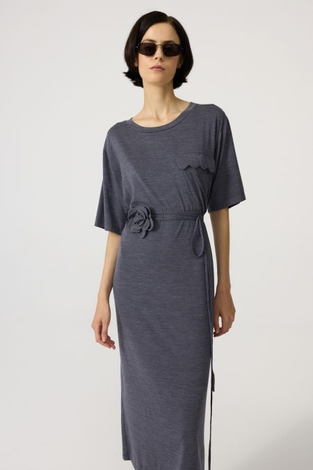 Long merino&lyocell dress, grey colour with flower string to snatch the waist and front pocket. Loose fit.