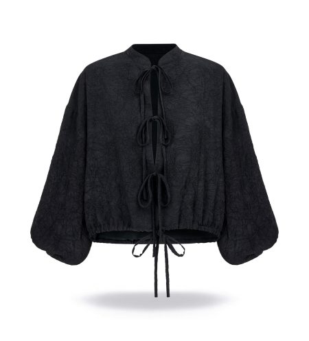 Crinkled, texturized blouse shirt, with ties on the front, made with soft viscose, black.