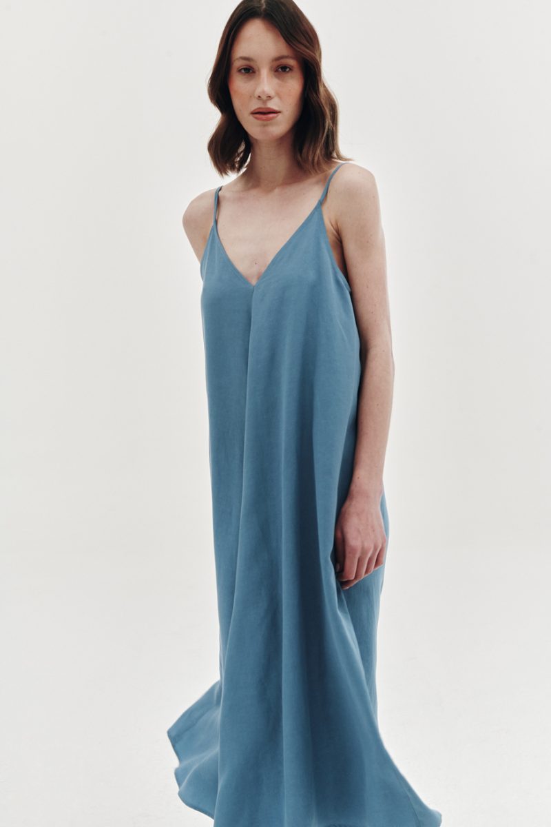 Maxi dress with deep opened back, niagara blue