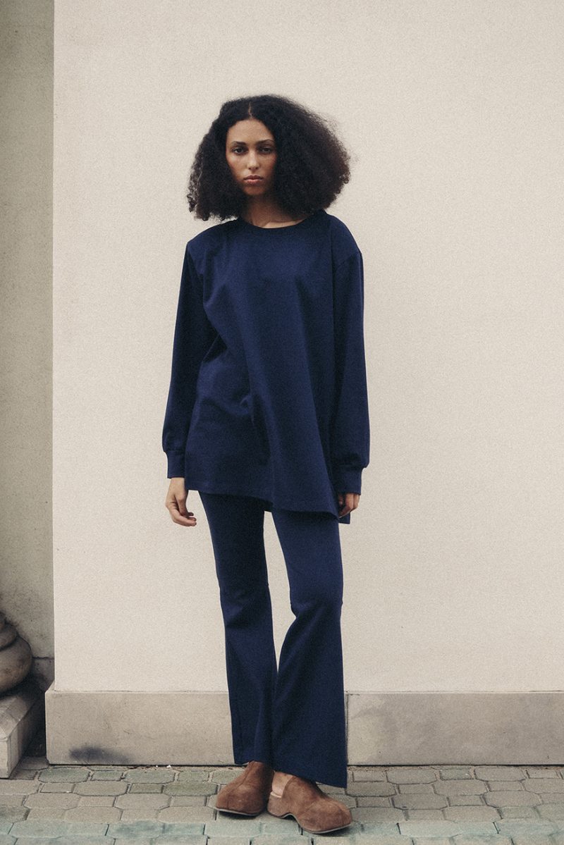 Długa bluza z poduszkami Navy - obrazek 2