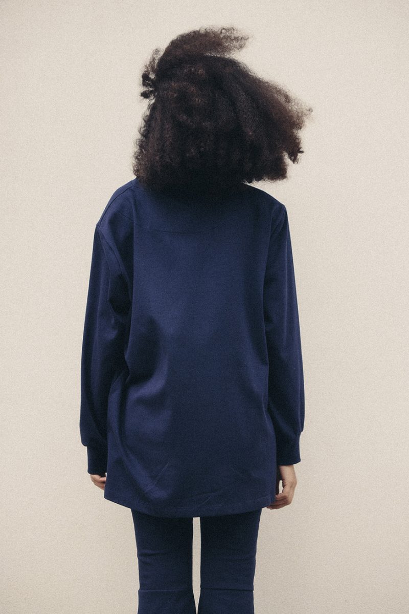 Długa bluza z poduszkami Navy - obrazek 4