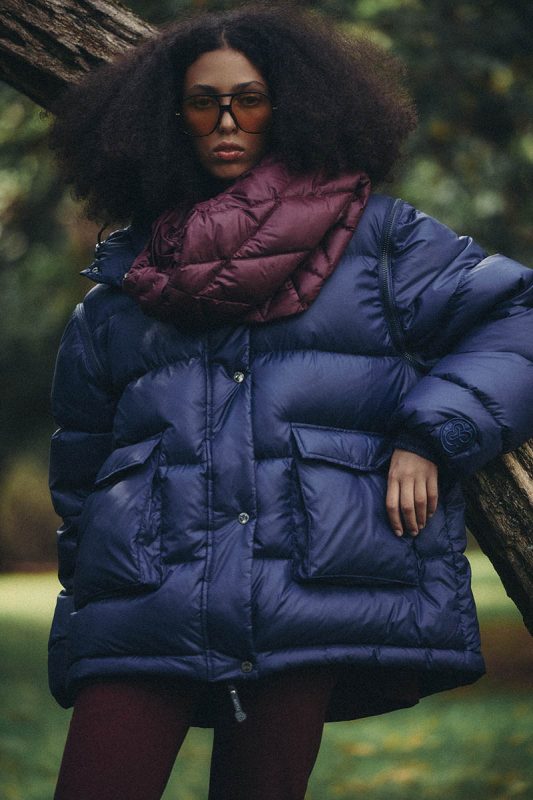 Zimowy styl w odcieniach granatu